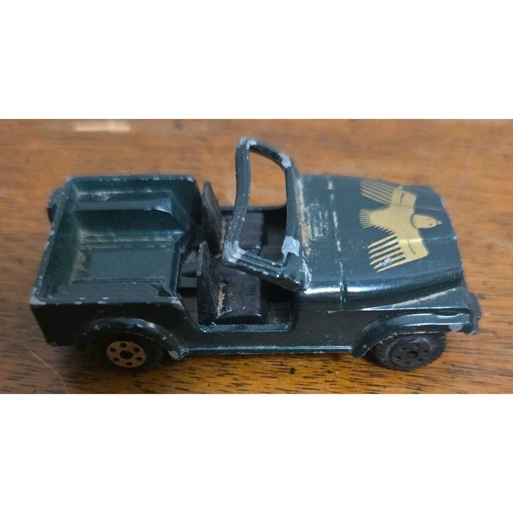 Yatming CJ-7 #814 Jeep 4x4 1:64 Diecast Green Golden Eagle Emblem Design Vintage